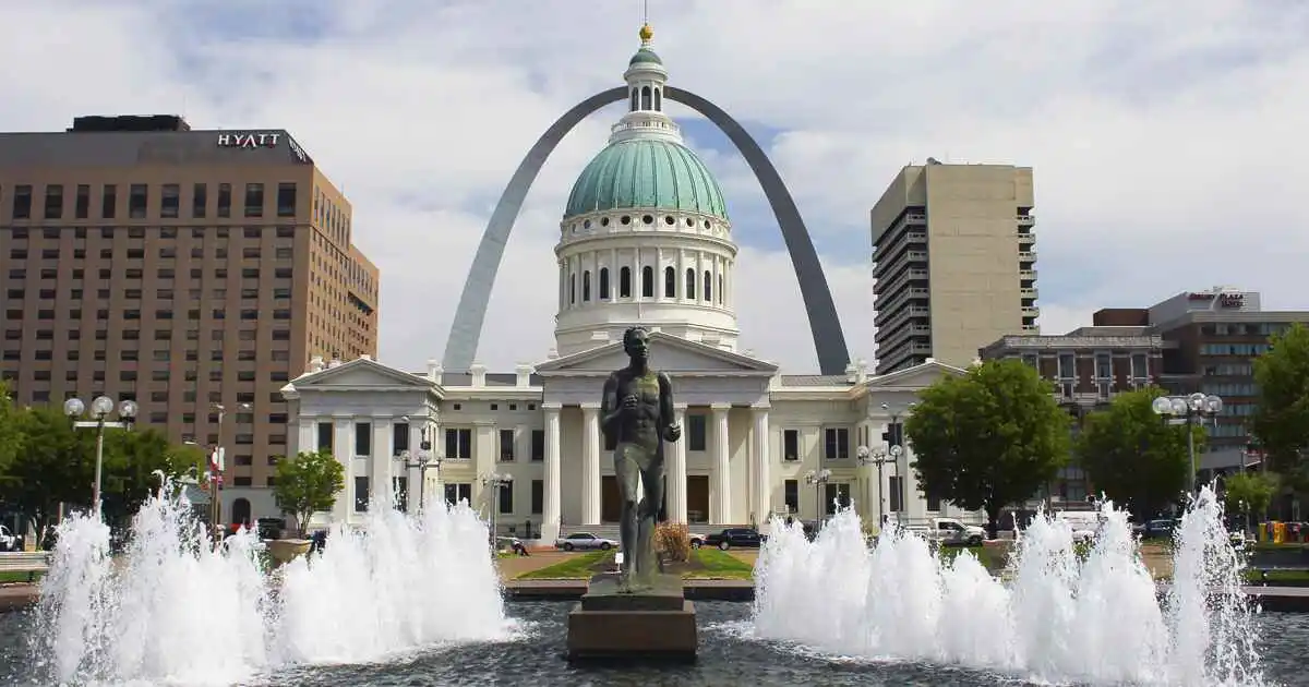 The Old Courthouse and Gateway Arch in Downtown St. Louis